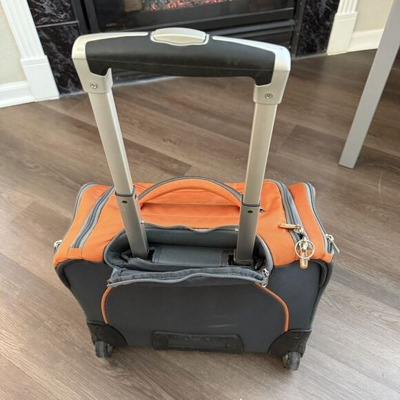 Eagle Creak HC2 Hovercraft Carry-on Roller Luggage Wheeled Tote Orange - Picture 7 of 10